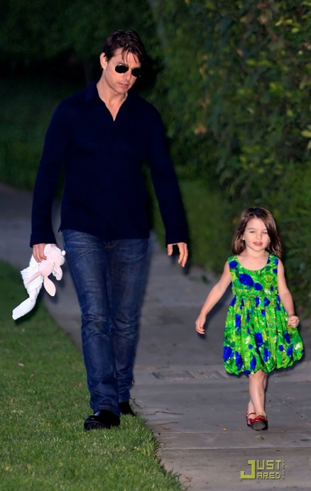 [suri-cruise-runaway-rapid-16[5].jpg]