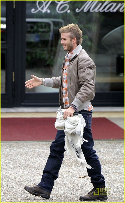 [david-beckham-mohawk-man-07[3].jpg]