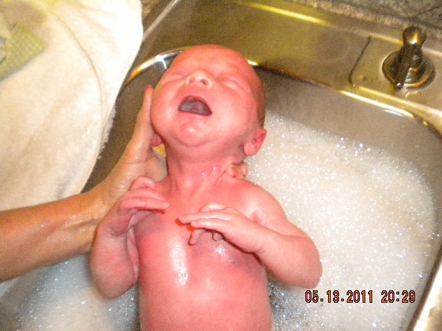 [happy birthday olivia lukes first bath 048[3].jpg]