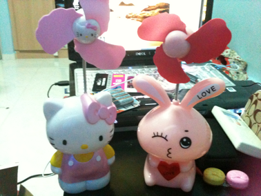 HK n pinkie!