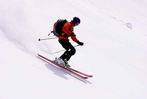[skiing4.jpg]