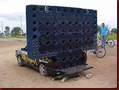 Som automotivo gigante Som automotivo gigante