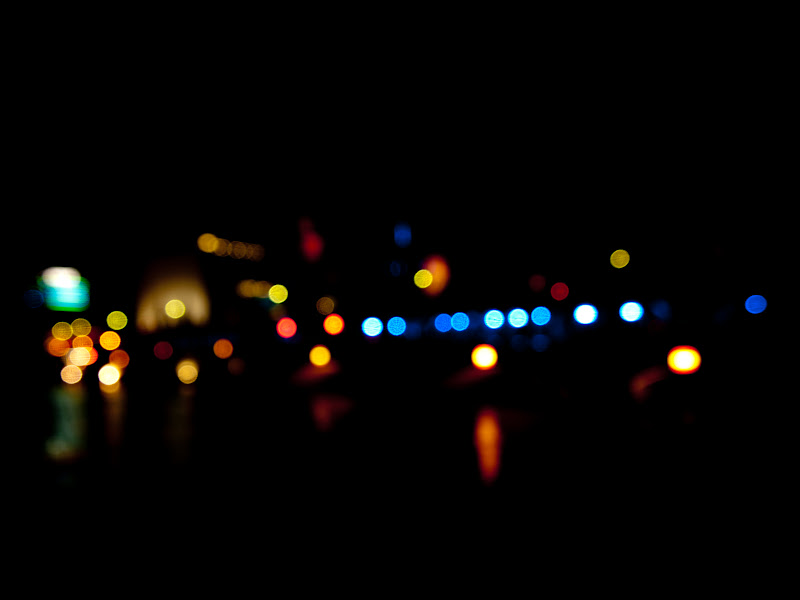 Festival of Lights 2010 - Oberbaumbrücke UNSCHARFE LICHTER DER AN DER OBERBAUMBRÜCKE ZWISCHEN KREUZBERG UND FRIEDRICHSHAIN WÄHREND DES FESTIVAL OF LIGHTS 2010
