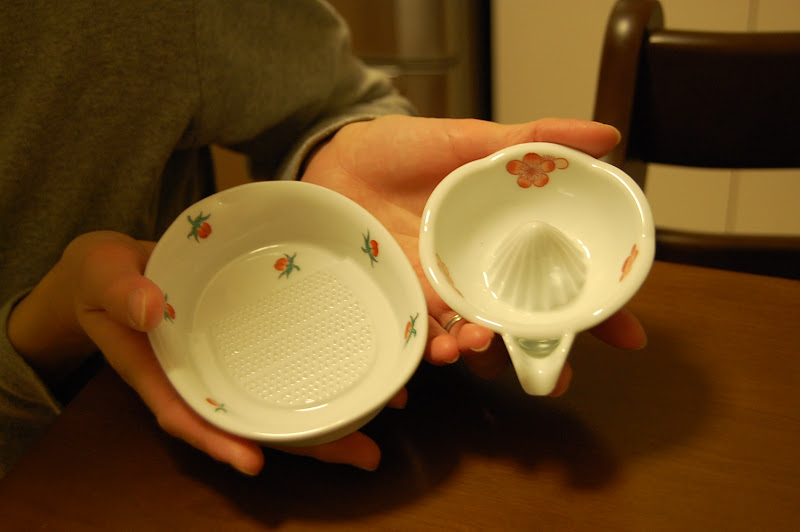 陶器のレモン絞りとわさびすり