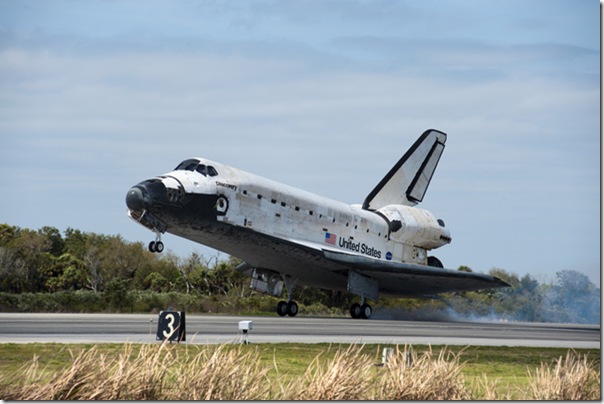 space-shuttle-discovery-landing-nasa