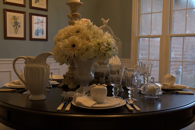 [whitetable26[4].jpg]