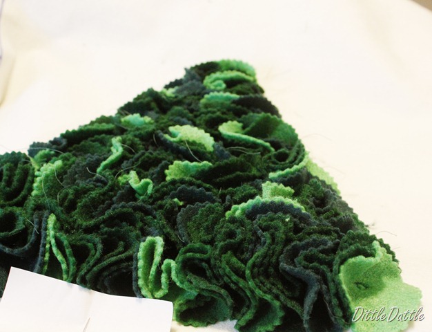 [Christmas-Tree-Pillow-with-felt3.jpg]
