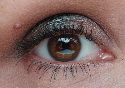 L'Oreal HIP loose pigment shadow in Intrepid
