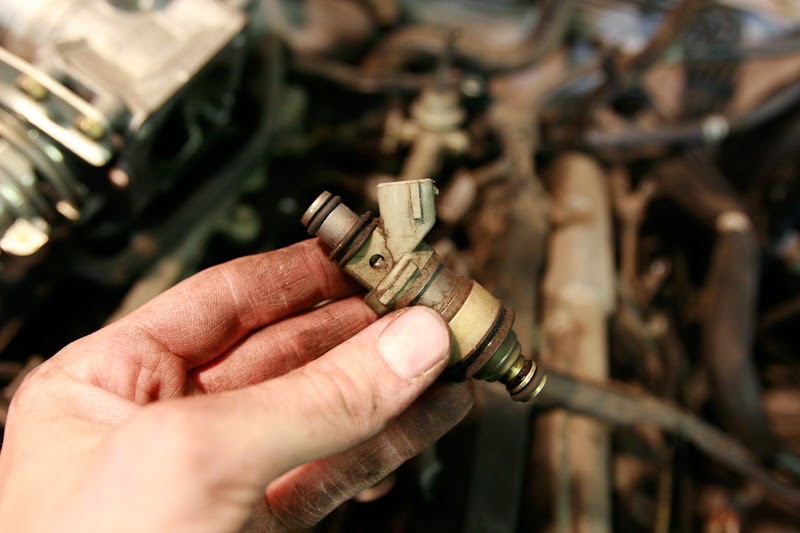 Matt's Howto... Blog How to replace a fuel injector on a toyota 4 runner