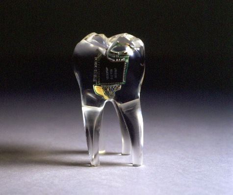 [celular no dente[6].jpg]