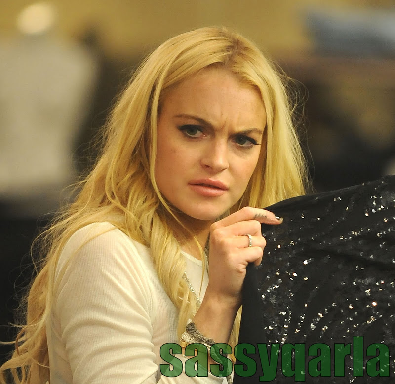 lindsay lohan dina lohan suicide fear psychological