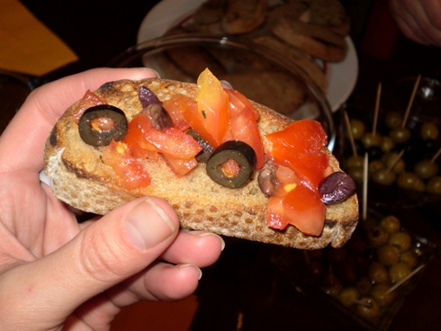 Bruschetta su šviežiais pomidorais