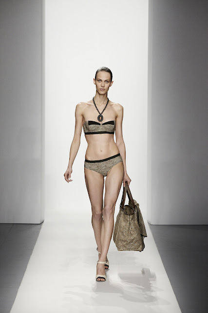 bottega_veneta_resort_2012_runway_015_1111247028.jpg