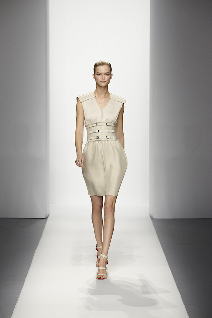 bottega_veneta_resort_2012_runway_025_1111319459.jpg