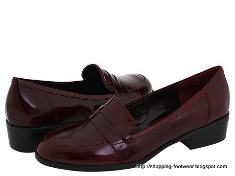 Shopping footwear:shopping-160213