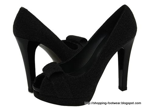 Shopping footwear:footwear-160101