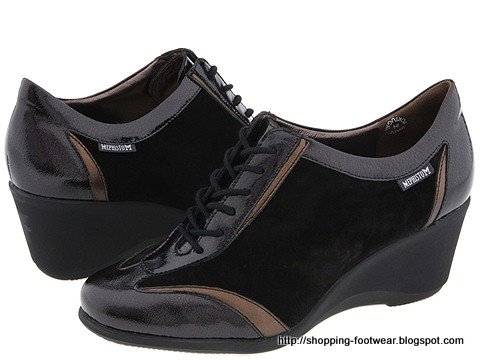 Shopping footwear:footwear-160169