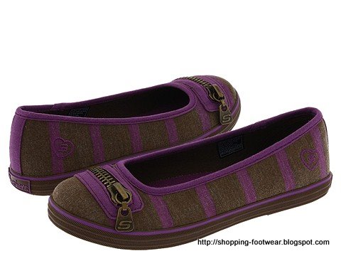 Shopping footwear:footwear-160426