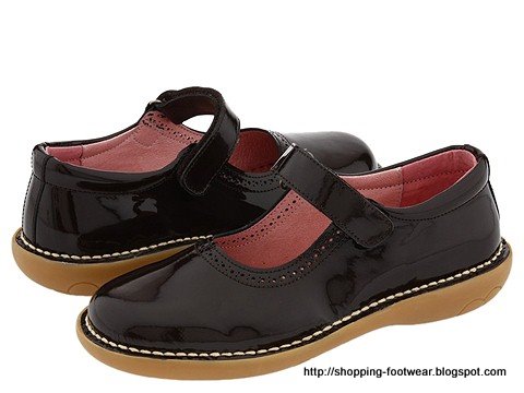 Shopping footwear:footwear-160241