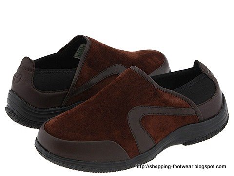 Shopping footwear:footwear-160303