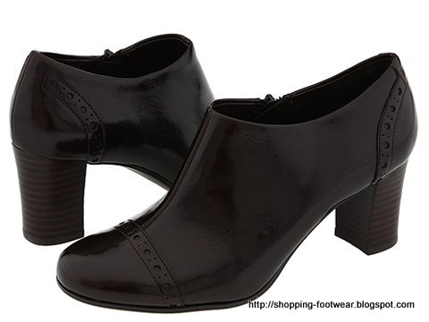 Shopping footwear:footwear-160324