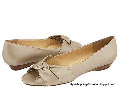 Shopping footwear:footwear-160360
