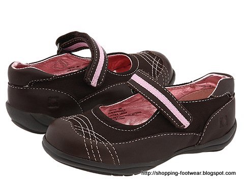Shopping footwear:shopping-160613