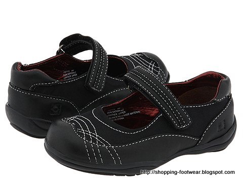 Shopping footwear:shopping-160617