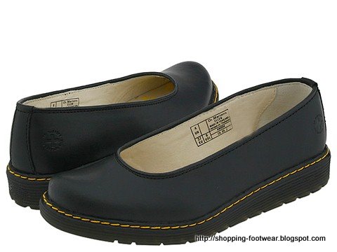 Shopping footwear:shopping-160517