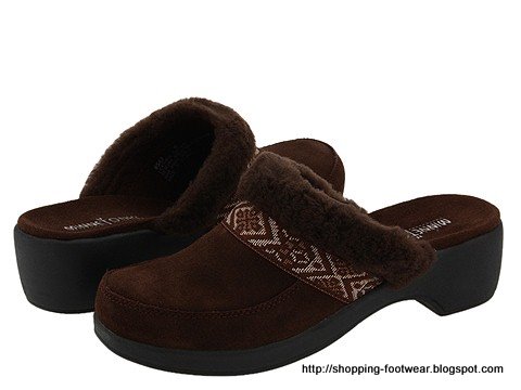 Shopping footwear:shopping-160625