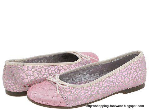 Shopping footwear:footwear-160708