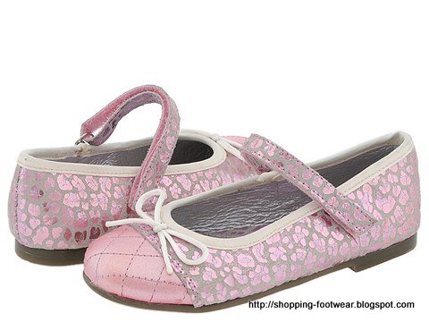 Shopping footwear:shopping-160709