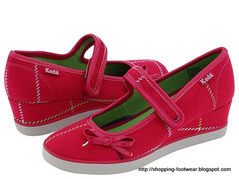 Shopping footwear:shopping-160777