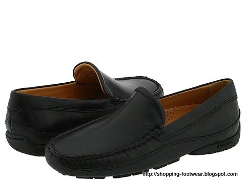 Shopping footwear:shopping-161006