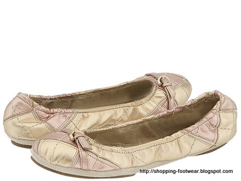 Shopping footwear:footwear-160900