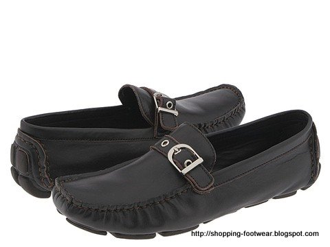 Shopping footwear:shopping-160905