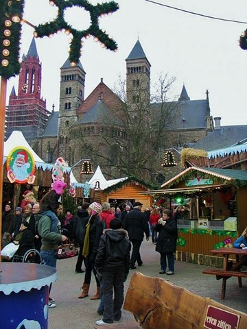 [Christmas market 2[14].jpg]