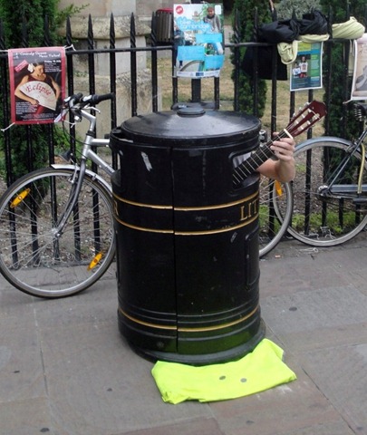 [Cam street busker[3].jpg]