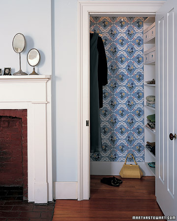 Wallpaper can dress up areas that are often underconsidered, like the closet. (marthastewart.com) Wallpaper can dress up areas that are often underconsidered, like the closet. (marthastewart.com)