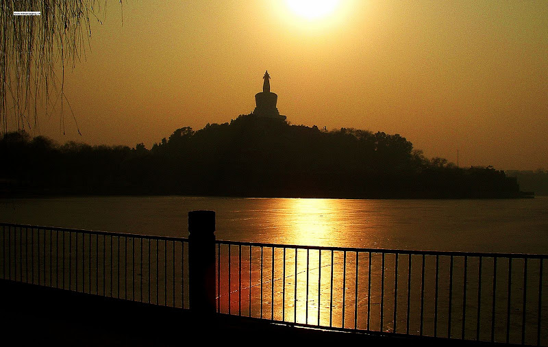 IMAGE: http://lh3.ggpht.com/_cYmfRMewE4Q/R4zaQ813g_I/AAAAAAAABPo/fgVSaXnD5tk/s800/DSCF0331.JPG