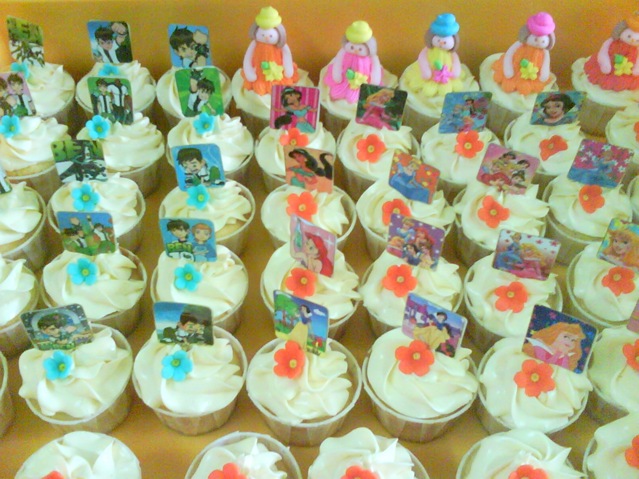 [Ben10 and Princess cupcakes[4].jpg]