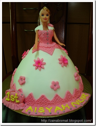 3D Doll Cake