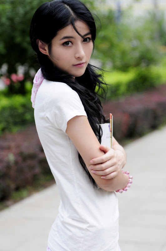 美眉日报 b854a9e6 4499 45a8 a246 b616f259e9ba 何静~momo《校园志》花絮