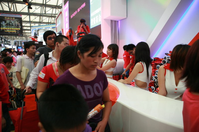 美眉日报 58c379f7t718907197f5a ChinaJoy 2009 盛大展台ShowGirl实拍
