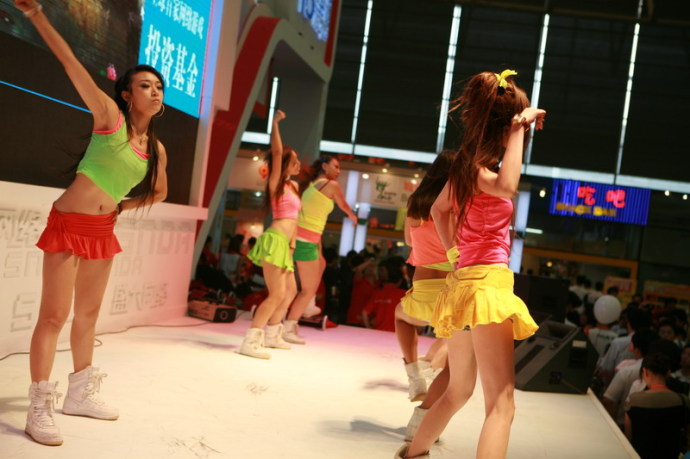 美眉日报 58c379f7t7189073a6fa2 ChinaJoy 2009 盛大展台ShowGirl实拍