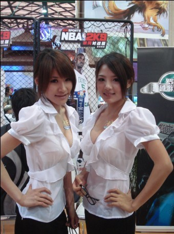 美眉日报 20090725002617671 网元网《情天Online》女秘书惊艳全场