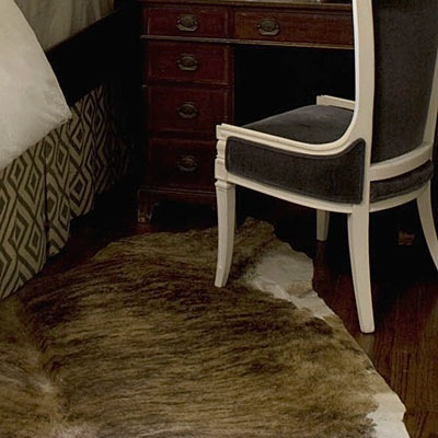 cowhide-rug-l