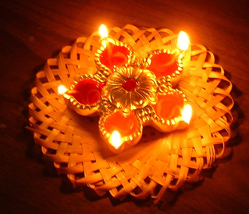 ಕರುಣಾಳು ಬಾ ಬೆಳಕೆ ಮುಸುಕಿದೆ ಮಬ್ಬಿನಲಿ..ಕನಿಕರಿಸಿ ಕೈಹಿಡಿದು ನಡೆಸೆನ್ನನು.