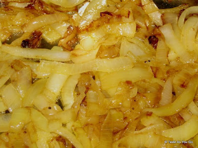 How To Caramelize Onions - Photo by Taste As You Go