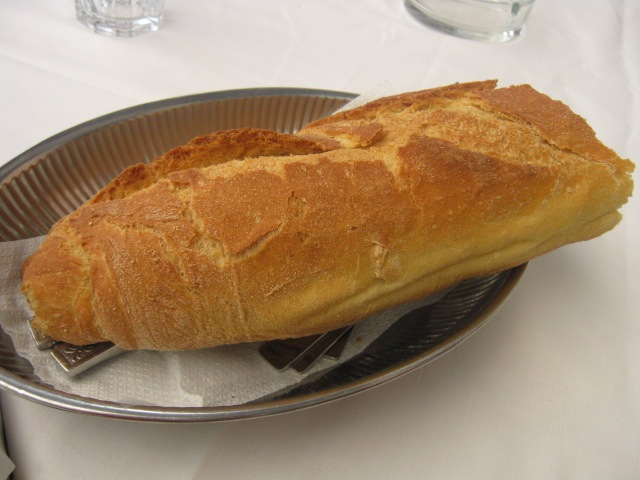 [thissio lunch bread[4].jpg]